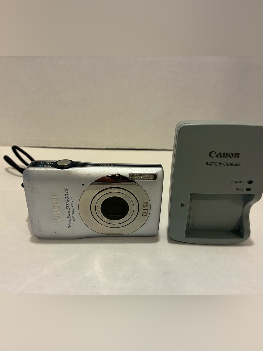 Canon PowerShot SD1300 IS Silver Compact Digital Camera with Charger